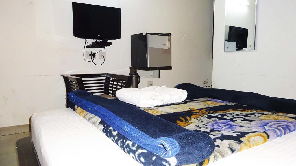 Hotel Durga International ニューデリー エクステリア 写真