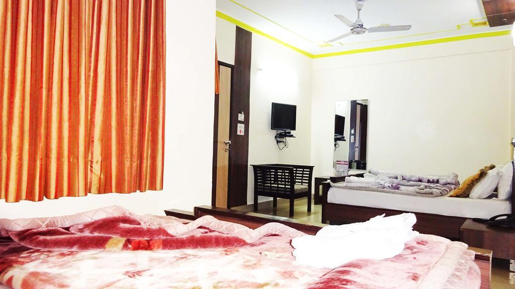 Hotel Durga International ニューデリー エクステリア 写真